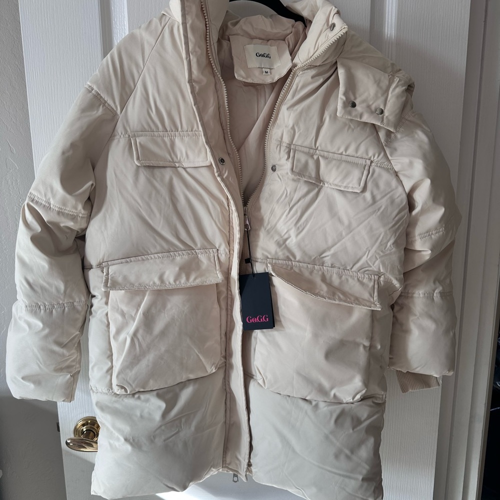 GOGG puff jacket with hood 
Size medium 
Color cream 
News with tags